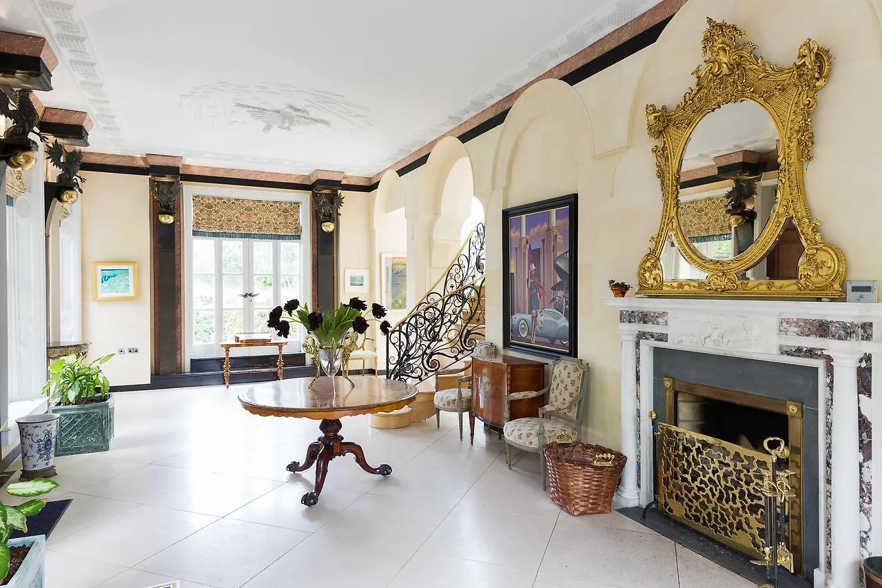 The Magical Embassy Villa Dublin 0*,